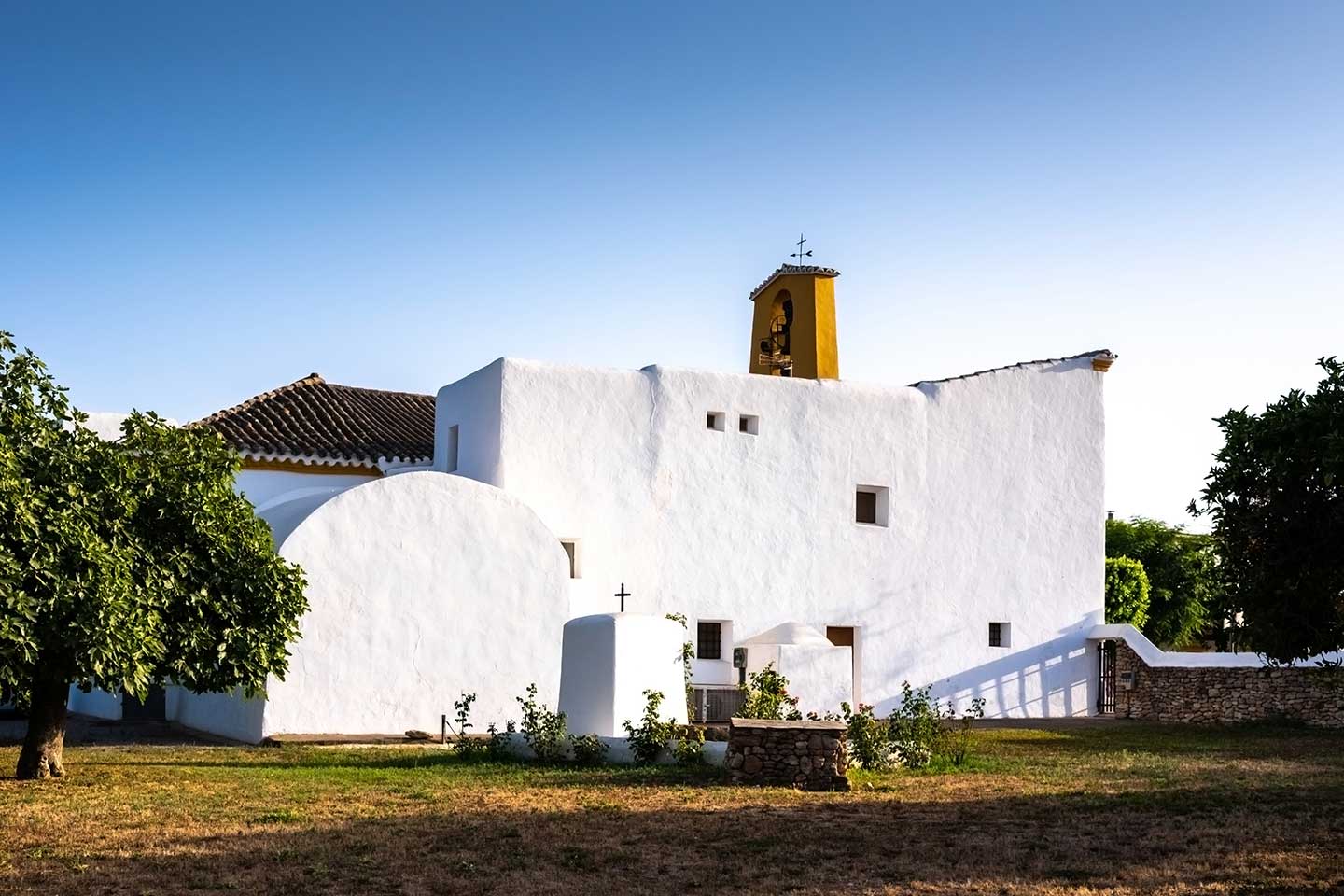 Casa Adosada Tradicional en Barrio Mediterráneo