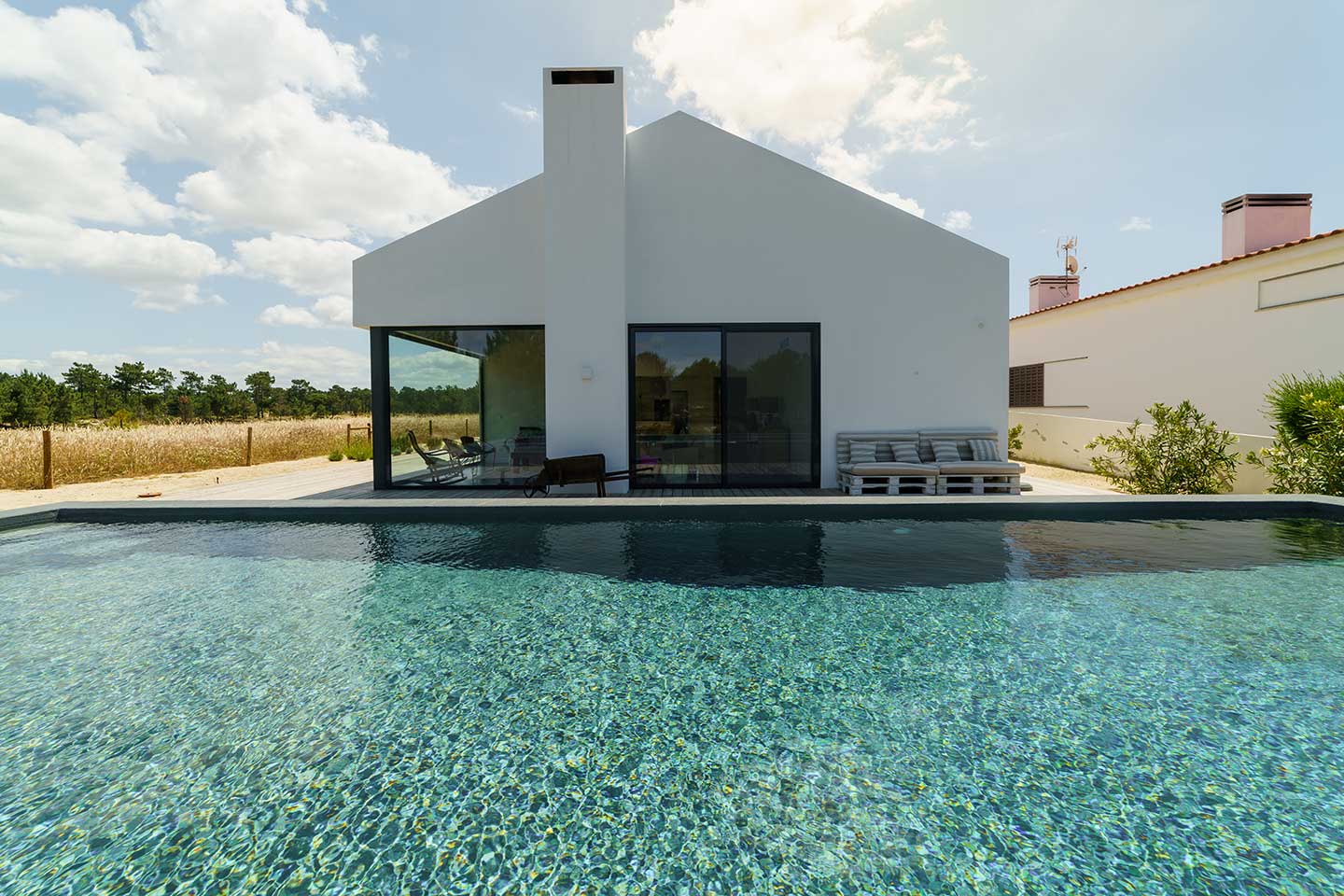 Villa Contemporánea con Piscina