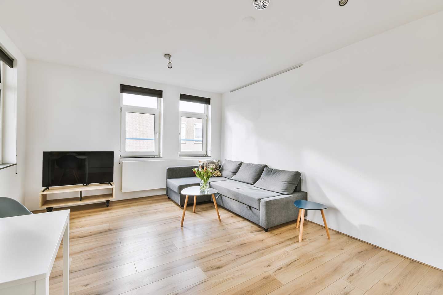 Estudio Luminoso de Estilo Minimalista